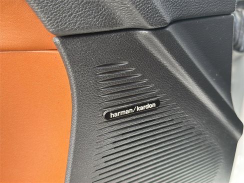 Used 2015 Dodge Challenger SRT Hellcat RWD image 28