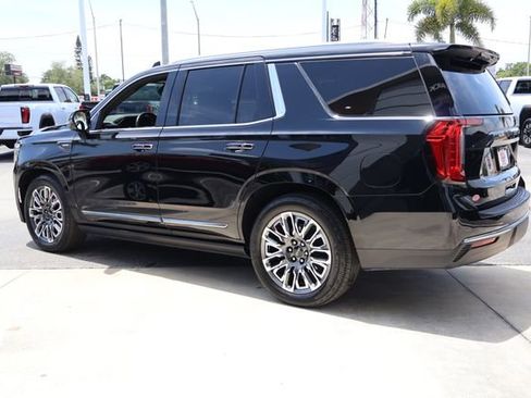 Used 2023 GMC Yukon Denali Ultimate AWD/4WD image 6