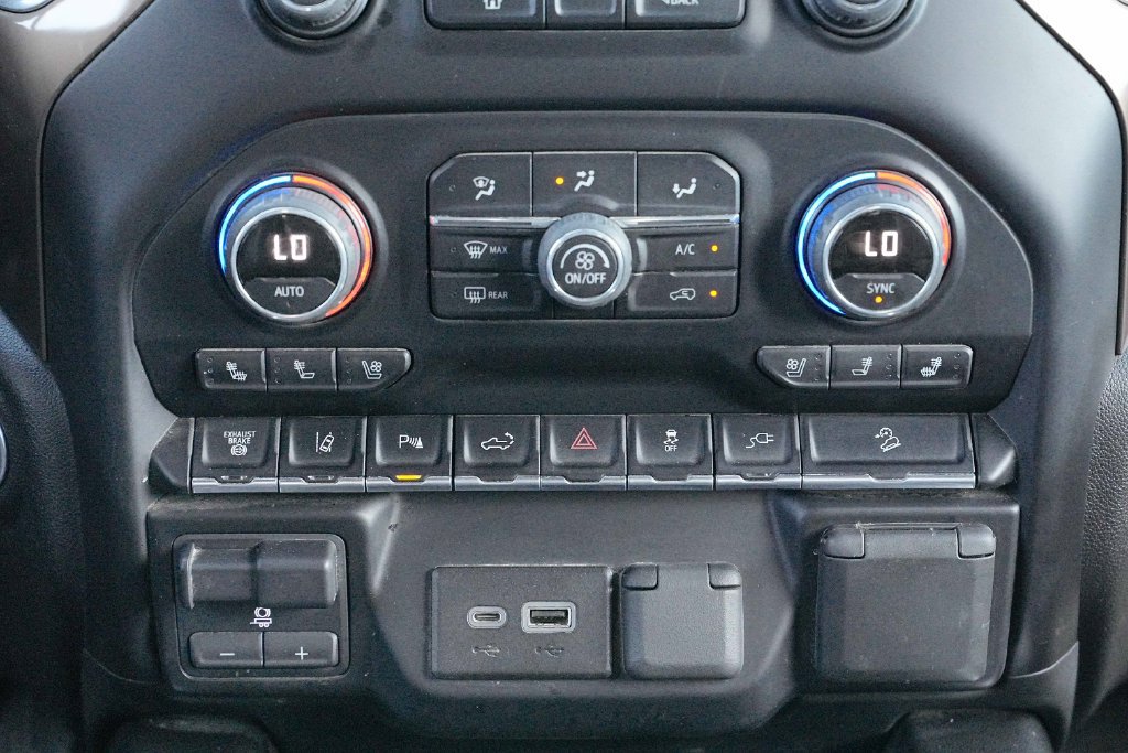 Used 2022 Chevrolet Silverado 3500 High Country AWD/4WD image 28