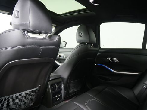 Certified 2022 BMW 330i Sedan w/ Premium Package 2 image 19