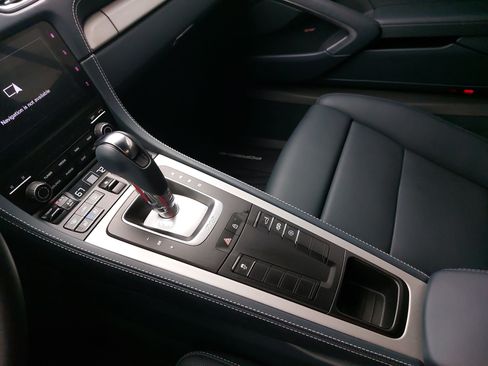 Certified 2025 Porsche 718 Cayman RWD image 22