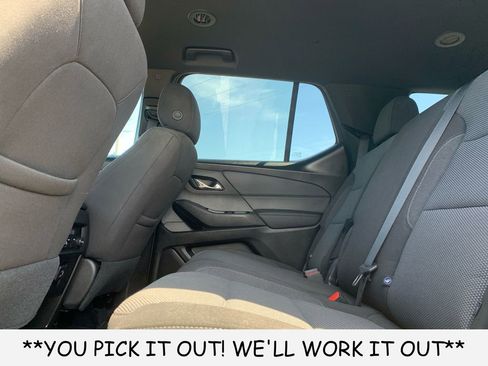 Used 2023 Chevrolet Traverse LT FWD image 23