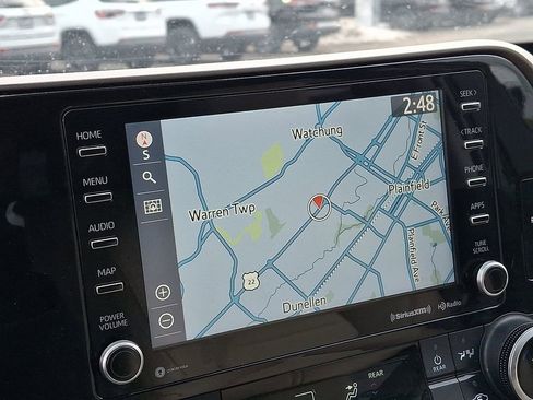 Used 2022 Toyota Highlander XLE image 18