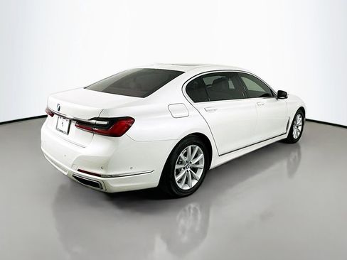 Used 2022 BMW 740i image 5