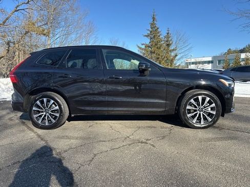 Certified 2025 Volvo XC60 B5 Core image 10