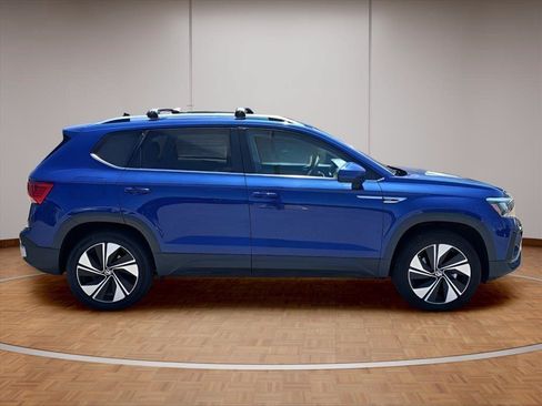Used 2024 Volkswagen Taos SE AWD/4WD image 6