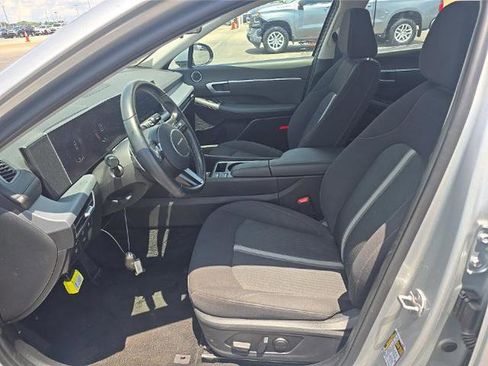 Used 2025 Hyundai Sonata SEL FWD image 6