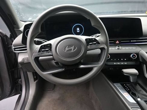 Used 2024 Hyundai Elantra SEL FWD image 14