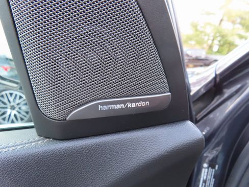 Used 2019 BMW X5 xDrive40i w/ Executive Package image 12