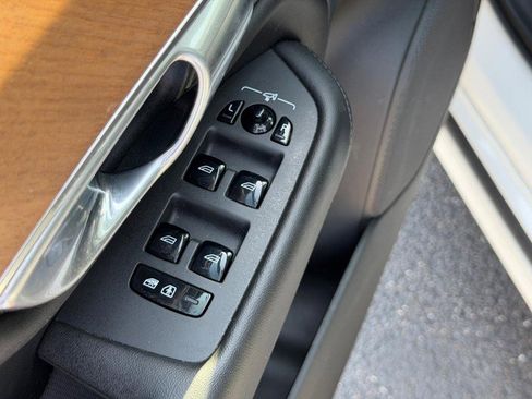 Used 2023 Volvo XC90 B6 Plus w/ Protection Package Premier image 18