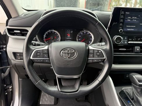 Certified 2022 Toyota Highlander LE image 20
