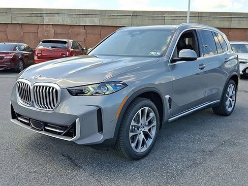 Used 2026 BMW X5 xDrive40i w/ Premium Package AWD/4WD image 2
