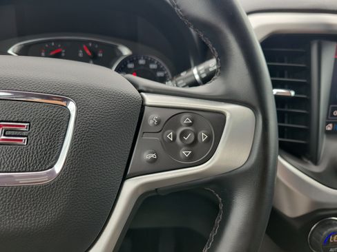 Certified 2023 GMC Acadia SLT FWD image 29