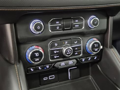 Used 2023 GMC Yukon AT4 w/ AT4 Premium Plus Package image 33
