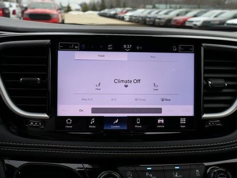 New 2026 Chrysler Pacifica Select FWD image 20