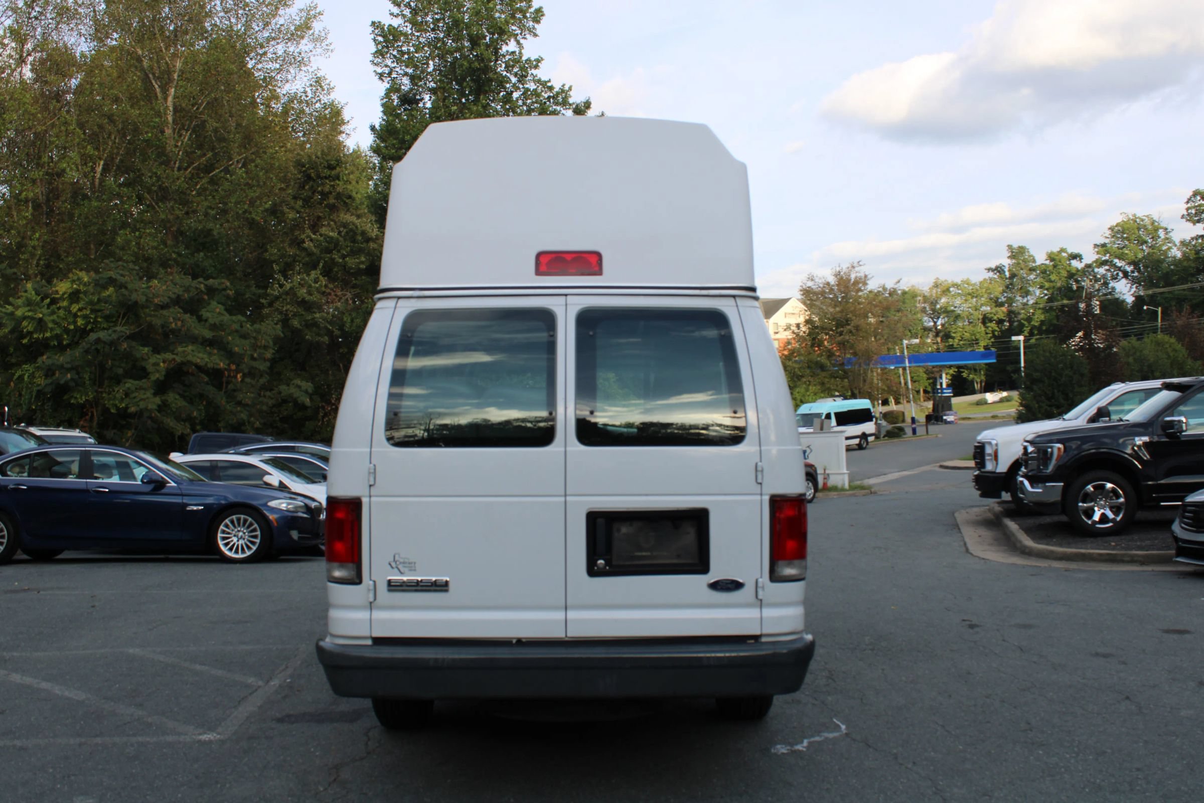 Used 2006 Ford E-350 and Econoline 350 Extended Super Duty RWD image 5