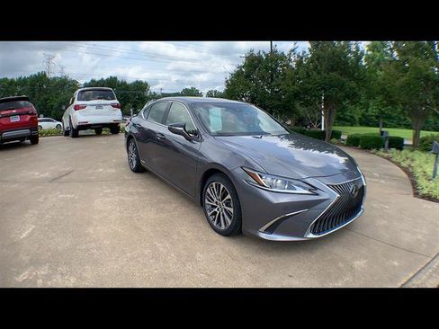 Used 2019 Lexus ES 300h w/ Premium Package FWD image 2