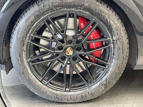 Certified 2025 Porsche Cayenne GTS AWD/4WD image 11