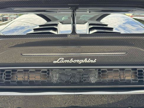 Used 2018 Lamborghini Huracan LP 580-2 RWD image 32