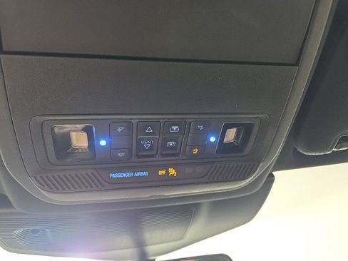 Used 2020 Ford Explorer XLT w/ Equipment Group 202A AWD/4WD image 23
