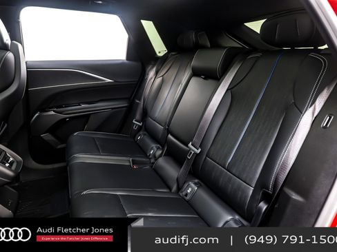 Used 2025 Cadillac Lyriq Sport image 9