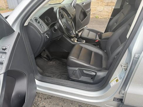 Used 2017 Volkswagen Tiguan S AWD/4WD image 32