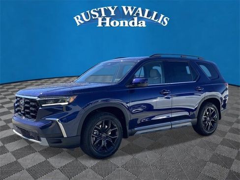 New 2025 Honda Pilot Touring image 5