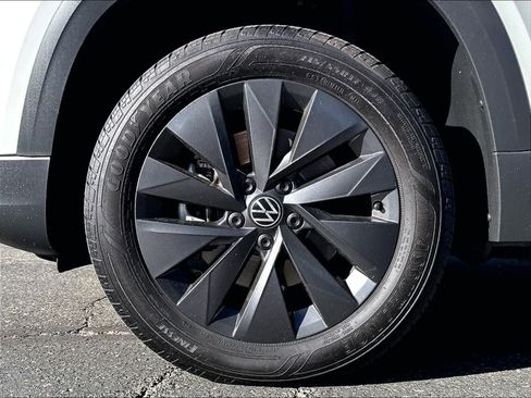 Used 2023 Volkswagen Taos S w/ Driver Assistance Package FWD image 9