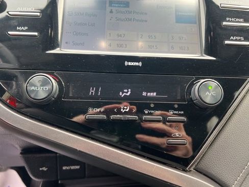 Used 2020 Toyota Camry SE image 20