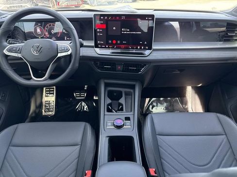 New 2026 Volkswagen Tiguan SE R-Line image 19