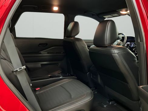 Used 2023 Nissan Pathfinder Rock Creek image 11