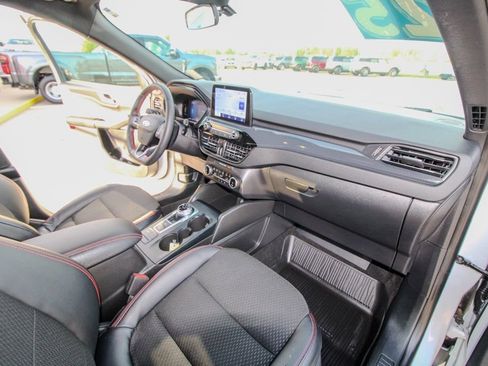 Used 2025 Ford Escape ST-Line Select AWD/4WD image 16