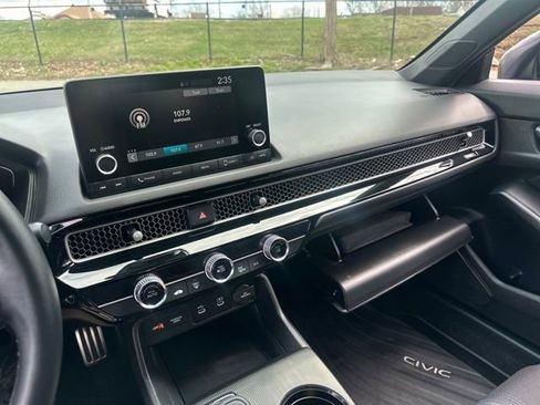 Used 2025 Honda Civic Sport image 33