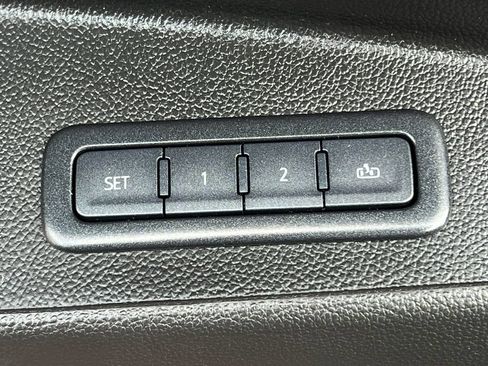 Used 2019 GMC Yukon Denali w/ Denali Ultimate Package AWD/4WD image 17