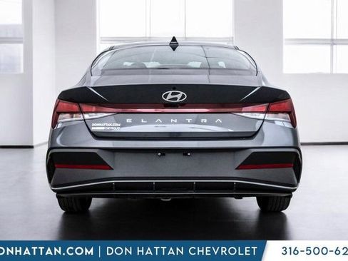 Used 2024 Hyundai Elantra SEL image 35