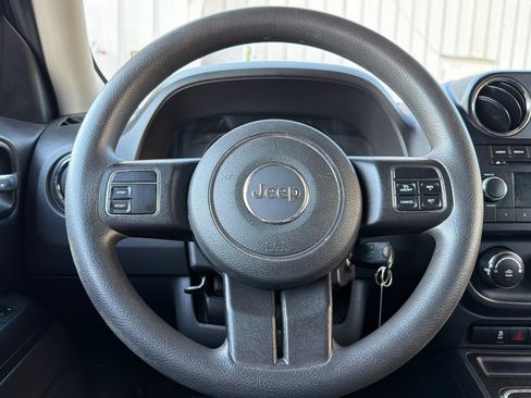 Used 2014 Jeep Patriot Sport image 20