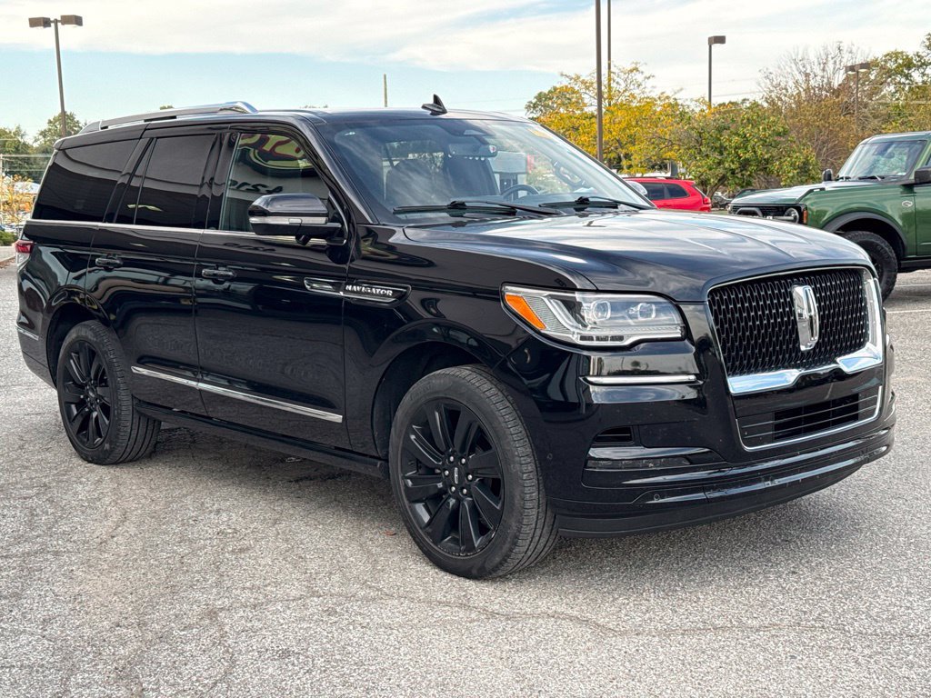 Used 2023 Lincoln Navigator Reserve AWD/4WD image 17