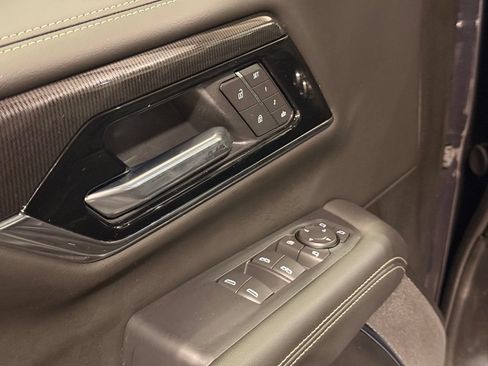 Used 2026 GMC Yukon Elevation AWD/4WD image 16