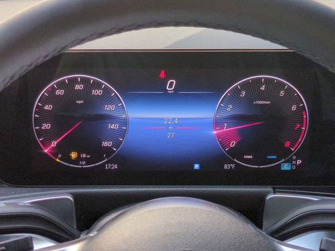 Used 2025 Mercedes-Benz GLB 250 4MATIC image 34