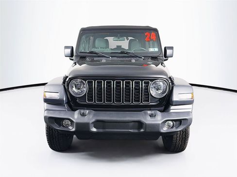 Used 2024 Jeep Wrangler Unlimited Sport AWD/4WD image 2