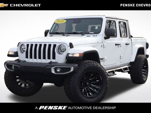 Used 2020 Jeep Gladiator Overland image 1