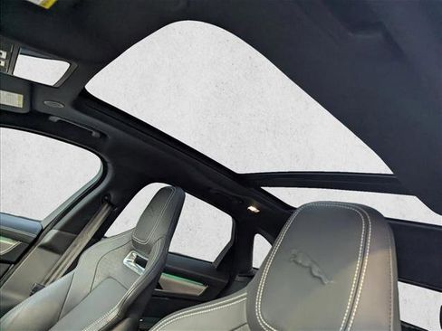 Used 2024 Jaguar F-PACE R-Dynamic S image 15