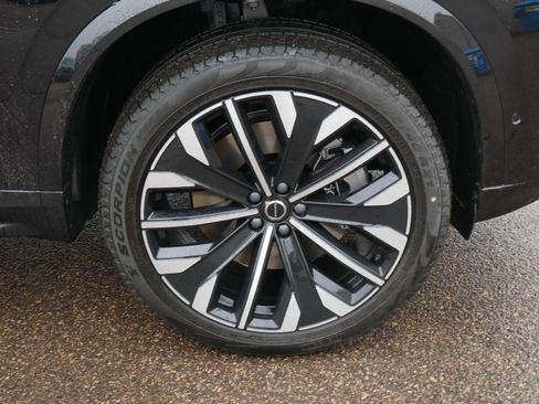 New 2026 Volvo XC90 T8 Plus w/ Protection Package Premier image 4
