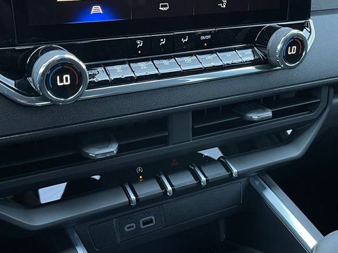 New 2026 Chevrolet Colorado Trail Boss AWD/4WD image 18