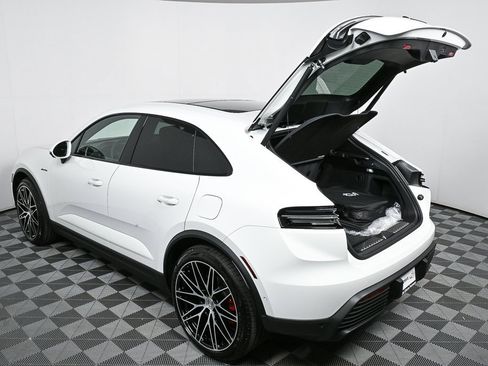 New 2025 Porsche Macan 4S Electric image 38