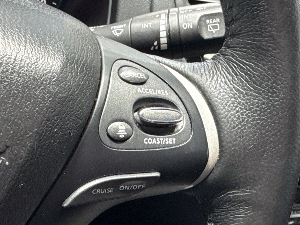 Used 2019 Nissan Pathfinder SV w/ SV All Weather Package FWD image 14