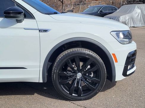 Used 2021 Volkswagen Tiguan SE R-Line image 9