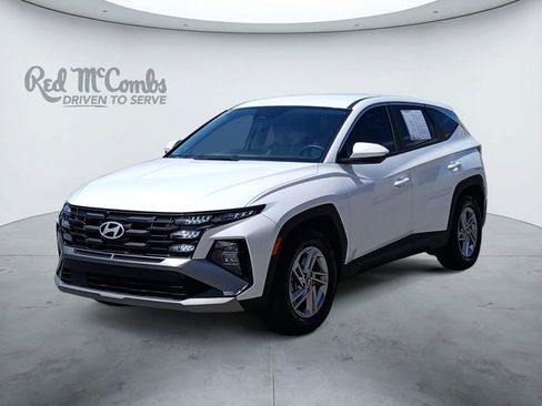 Certified 2025 Hyundai Tucson SE FWD image 1