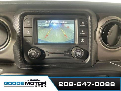 Used 2018 Jeep Wrangler Unlimited Sport AWD/4WD image 16