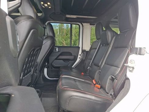Used 2023 Jeep Wrangler Unlimited Rubicon AWD/4WD image 10
